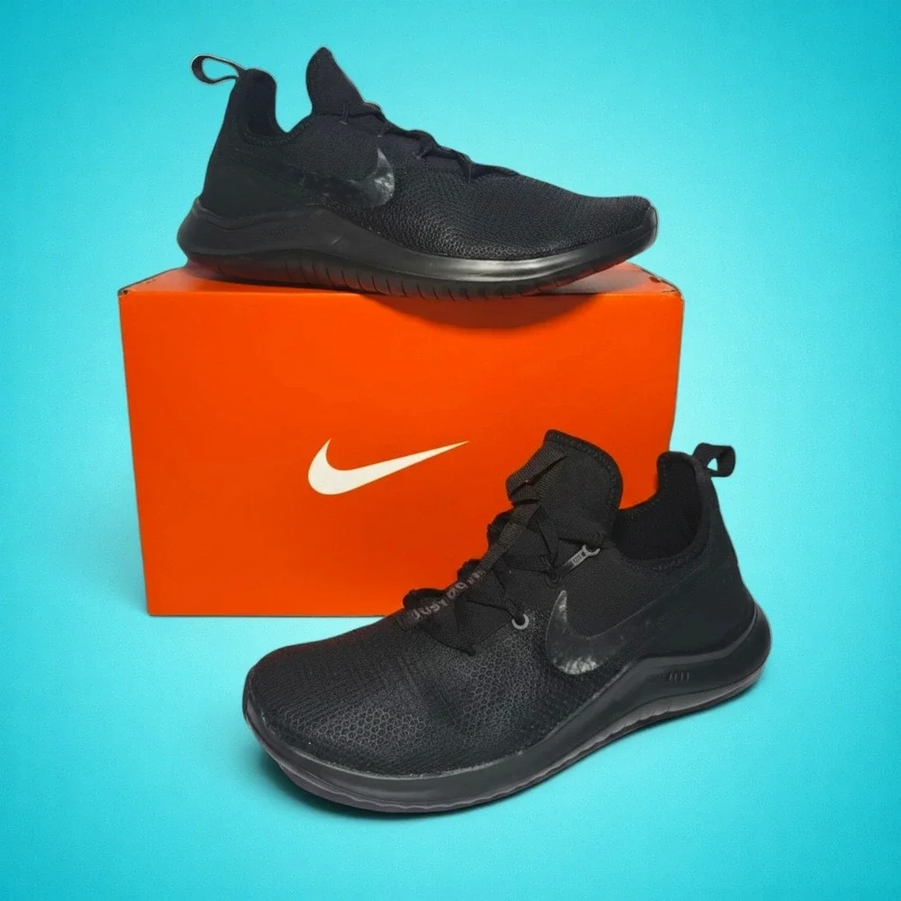 New Women's Nike Free‎ TR 8 Triple Black Shoes, Size 7